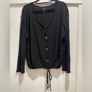 Homegirl Society 2X Black Ribbed Button Front Top | Adjustable Hem | Plus Size